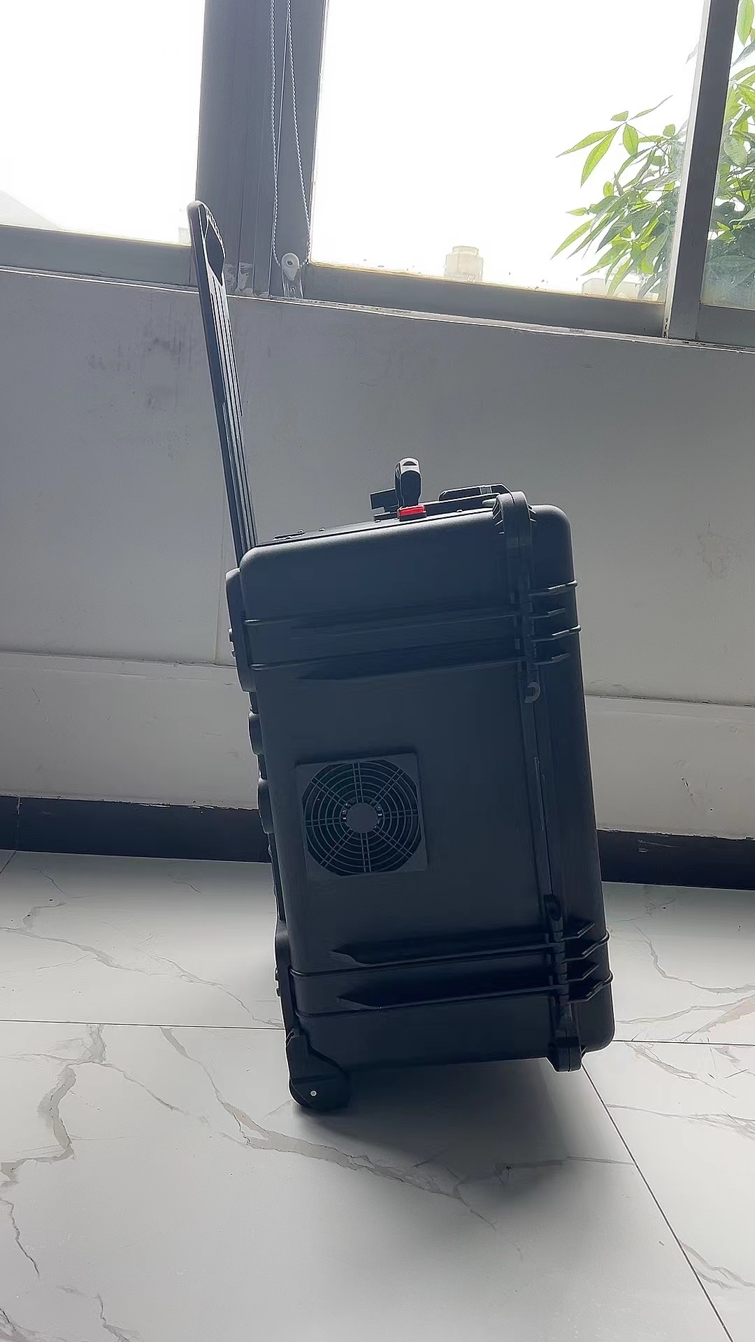 乐陵手拉箱型移动通信干扰器